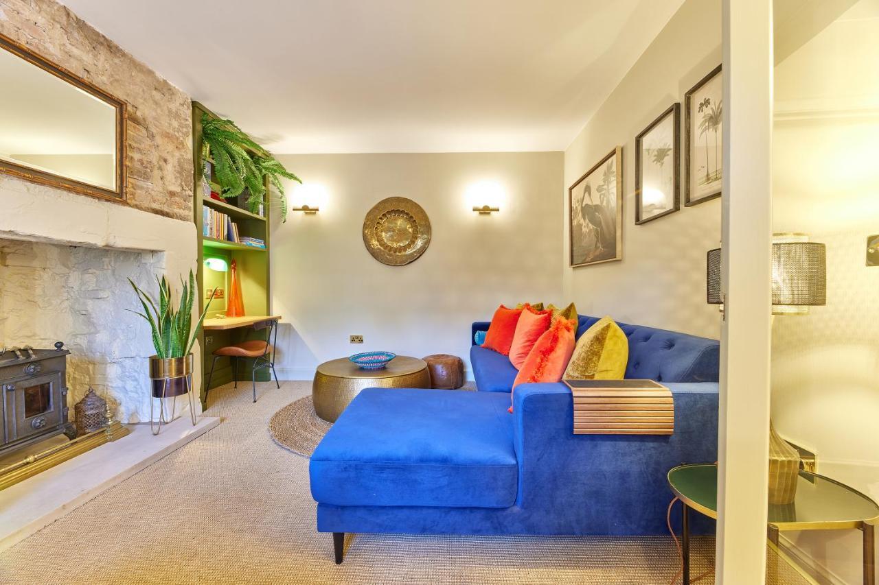 Cinnabar: Luxury, Couple's Nook In Historic Walls. Holiday home Berwick Upon Tweed